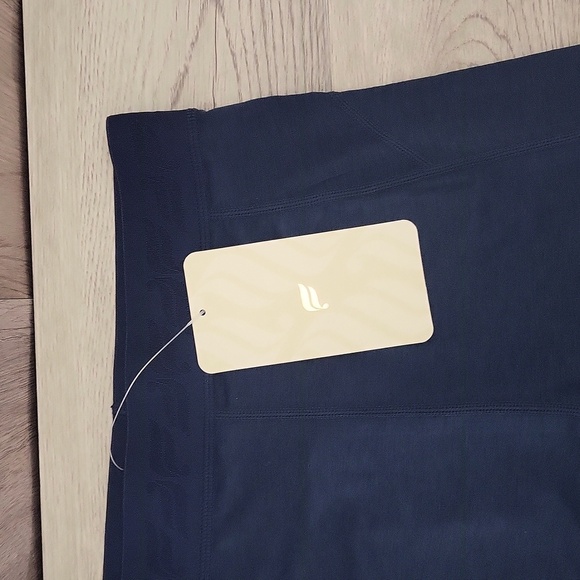 🛍Fabletics‎ Womens XXS Ultra High Waisted Wool Baselayer Bike Short 9" Blue NEW - Picture 6 of 9